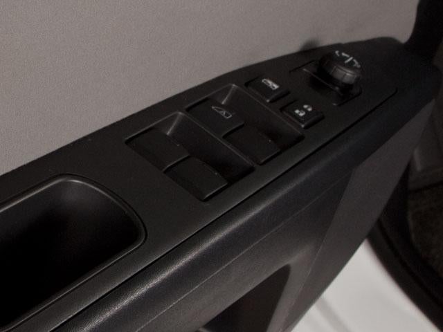 2012 Nissan Sentra 4dr Sdn I4 CVT 2.0 SR
