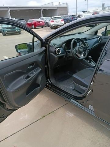 2025 Nissan Versa SV CVT