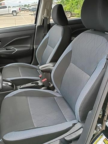 2025 Nissan Versa SV CVT