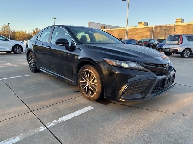 2023 Toyota Camry SE Auto (SE)