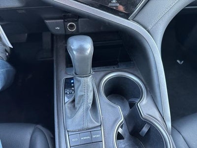 2023 Toyota Camry SE Auto (SE)