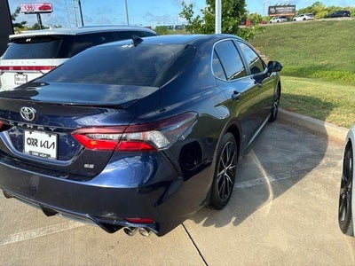2021 Toyota Camry SE Auto (SE)