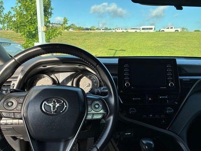 2021 Toyota Camry SE Auto (SE)