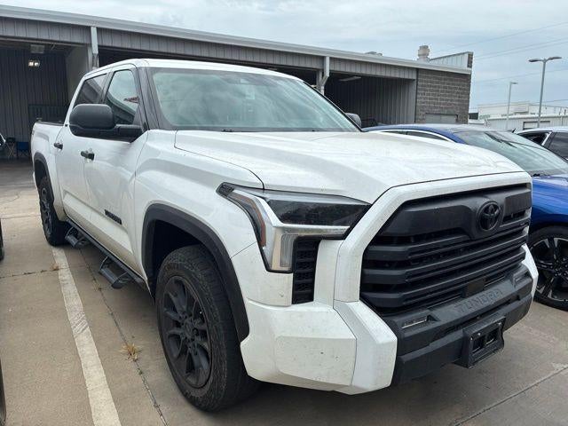 2022 Toyota Tundra 2WD 2WD SR5 CrewMax 5.5' Bed (SE)