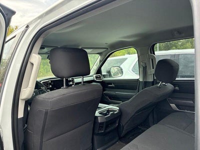 2022 Toyota Tundra 2WD 2WD SR5 CrewMax 5.5' Bed (SE)