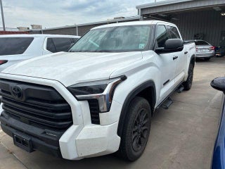 2022 Toyota Tundra 2WD 2WD SR5 CrewMax 5.5' Bed (SE)