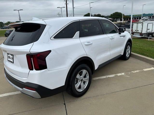 2025 Kia Sorento LX FWD