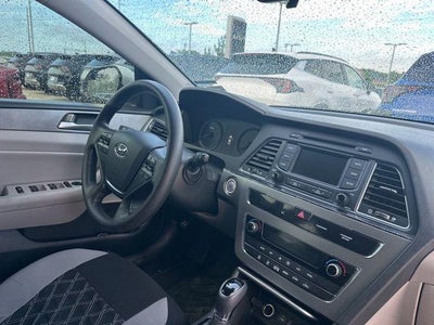 2016 Hyundai SONATA Hybrid 4dr Sdn SE