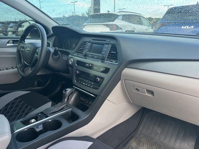 2016 Hyundai SONATA Hybrid 4dr Sdn SE