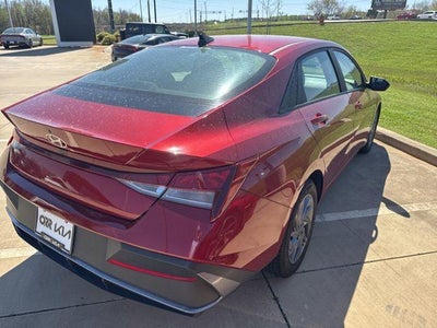 2024 Hyundai ELANTRA SEL IVT