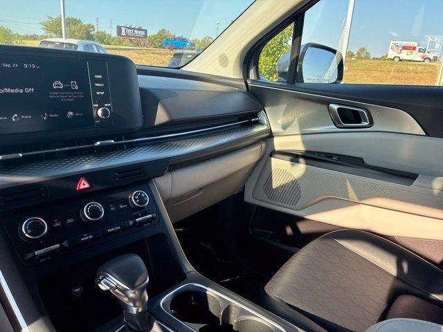 2023 Kia Carnival LX FWD w/Seat Pkg