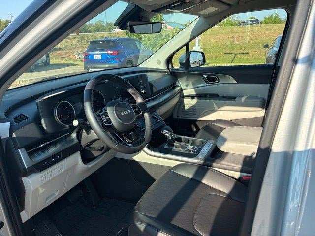 2023 Kia Carnival LX FWD w/Seat Pkg