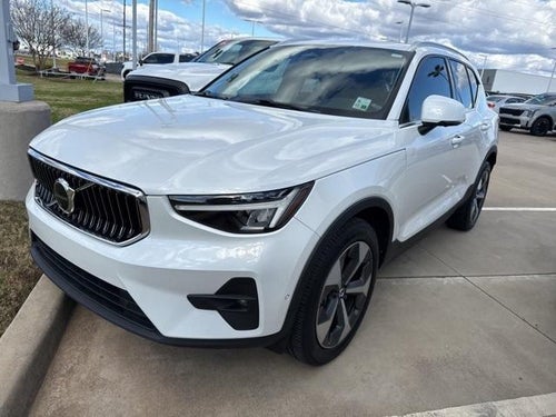 2023 Volvo XC40 B5 AWD Plus Bright Theme