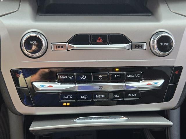 2023 Ford Explorer XLT RWD