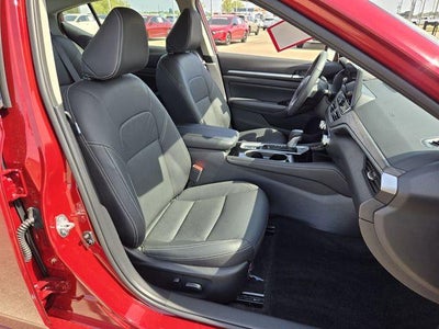 2025 Nissan Altima SL FWD