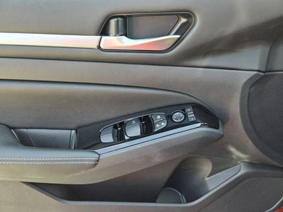 2025 Nissan Altima SL FWD