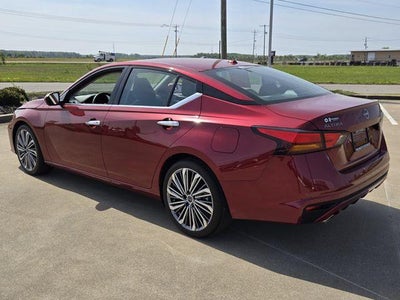 2025 Nissan Altima SL FWD