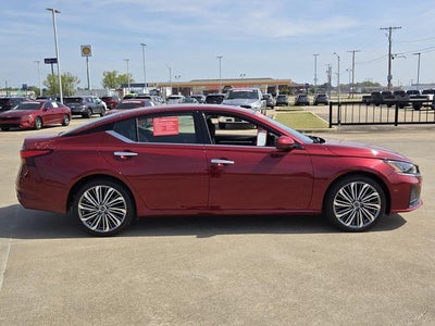 2025 Nissan Altima SL FWD