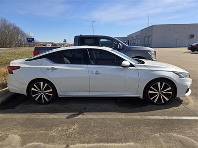 2019 Nissan Altima 2.5 Platinum Sedan