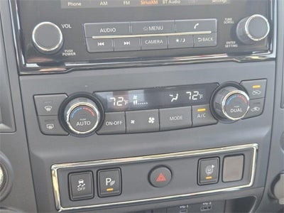 2024 Nissan Titan 4x4 Crew Cab SV