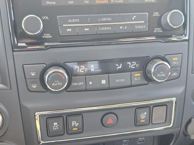 2024 Nissan Titan 4x4 Crew Cab SV