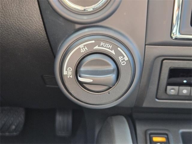 2024 Nissan Titan 4x4 Crew Cab SV