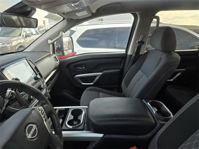 2024 Nissan Titan 4x4 Crew Cab SV