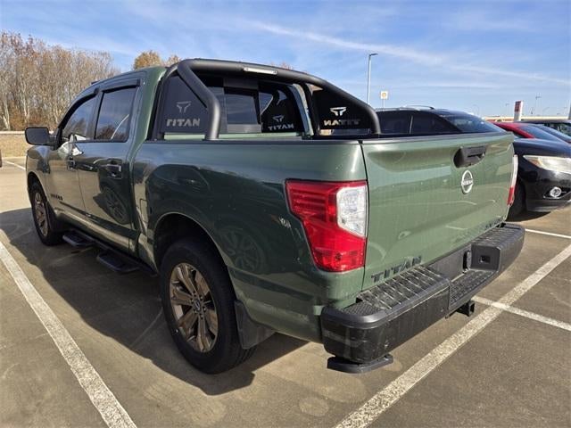 2024 Nissan Titan 4x4 Crew Cab SV