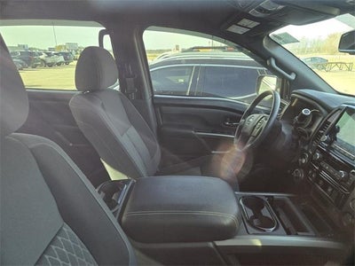 2024 Nissan Titan 4x4 Crew Cab SV