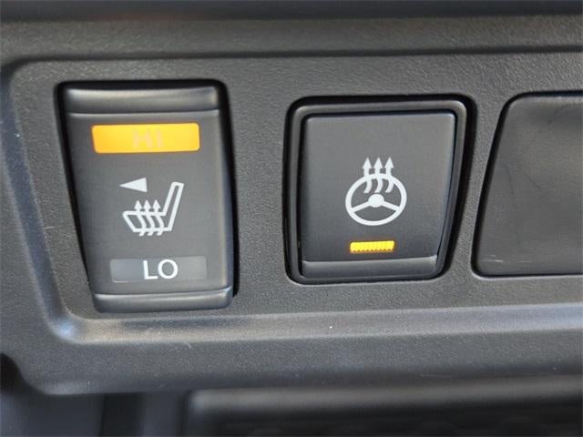 2024 Nissan Frontier Crew Cab 4x4 SL