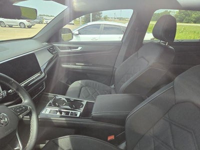 2024 Volkswagen Atlas Cross Sport 2.0T SE w/Technology FWD
