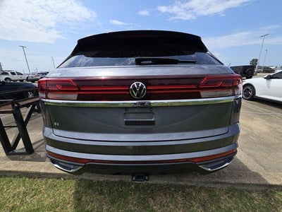 2024 Volkswagen Atlas Cross Sport 2.0T SE w/Technology FWD