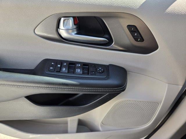2023 Chrysler Pacifica Touring L FWD