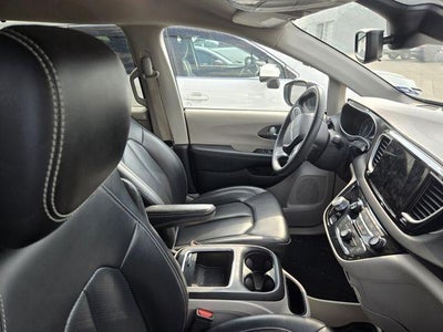 2023 Chrysler Pacifica Touring L FWD