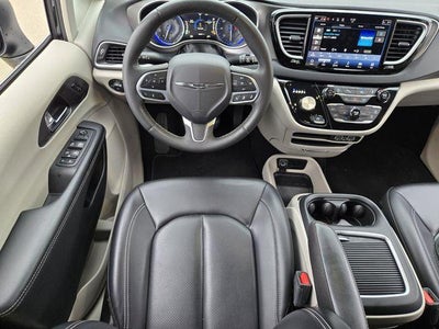 2023 Chrysler Pacifica Touring L FWD