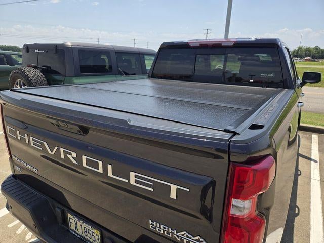 2022 Chevrolet Silverado 1500 Crew Cab Short Box 4-Wheel Drive High Country