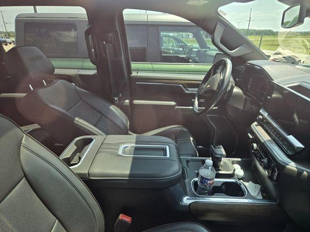 2022 Chevrolet Silverado 1500 Crew Cab Short Box 4-Wheel Drive High Country