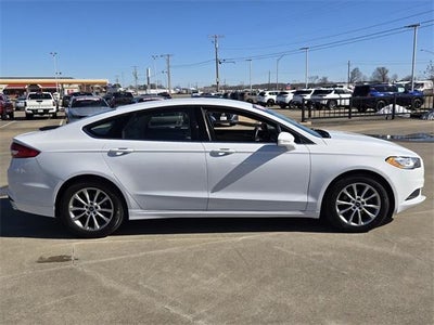 2017 Ford Fusion SE FWD