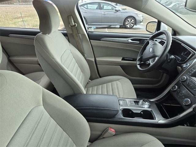2017 Ford Fusion SE FWD