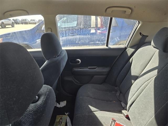 2011 Nissan Versa 5dr HB I4 Auto 1.8 S