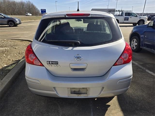 2011 Nissan Versa 5dr HB I4 Auto 1.8 S
