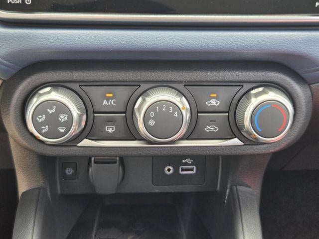 2025 Nissan Versa SV CVT