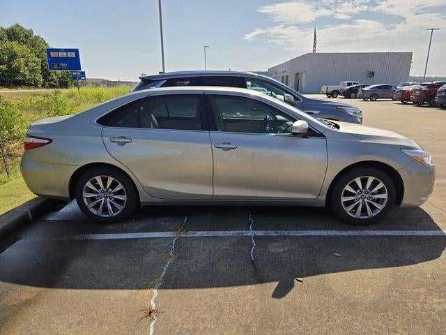 2017 Toyota Camry XLE Auto (SE)