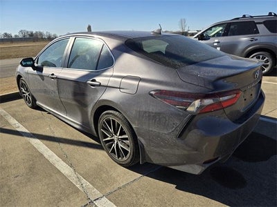 2024 Toyota Camry SE Auto (SE)