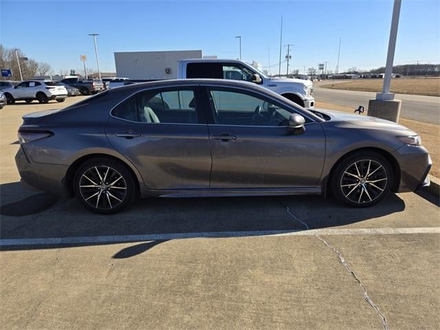 2024 Toyota Camry SE Auto (SE)