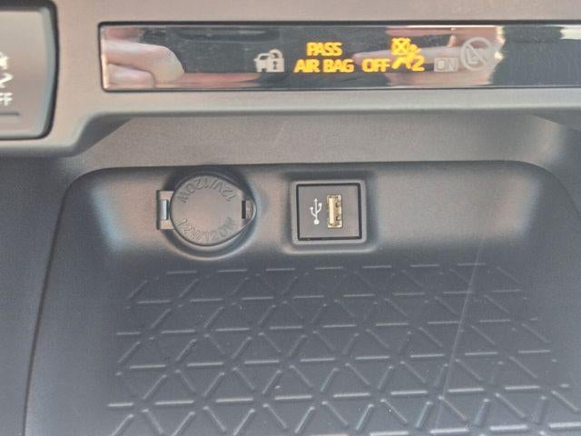 2025 Toyota RAV4 Hybrid LE AWD (Natl)