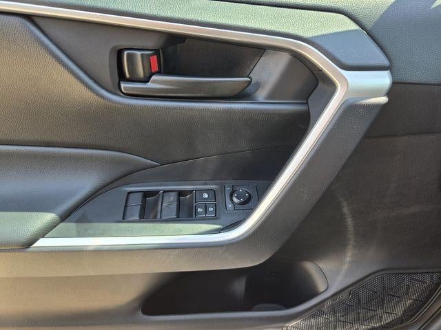 2025 Toyota RAV4 Hybrid LE AWD (Natl)