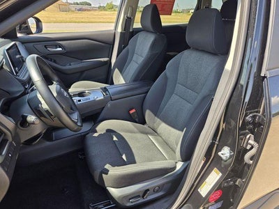 2025 Nissan Rogue FWD SV