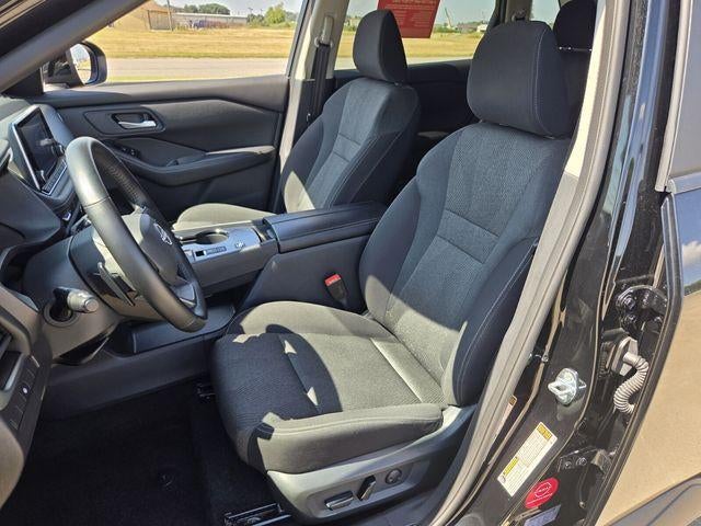 2025 Nissan Rogue FWD SV