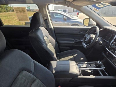 2025 Nissan Pathfinder SV 2WD